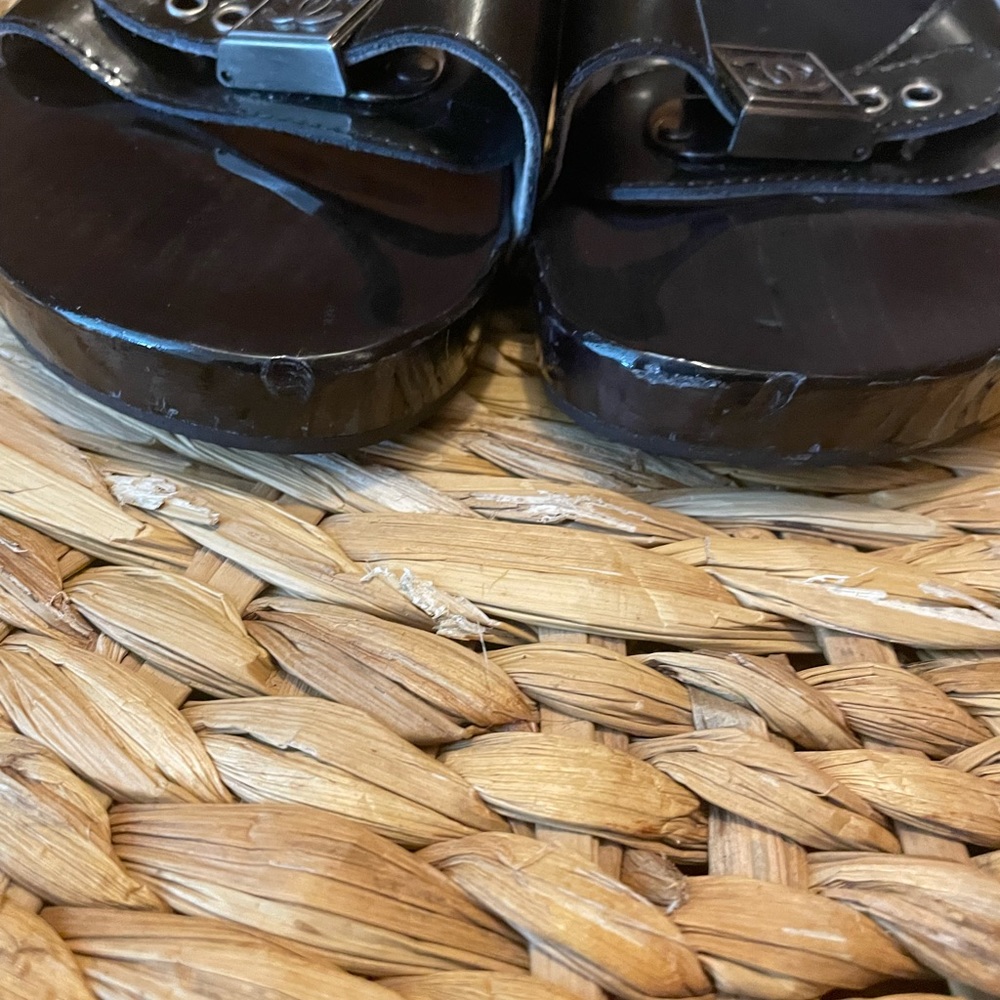 CHANEL Wood Sandal. Size 38 - Picture 3 of 9